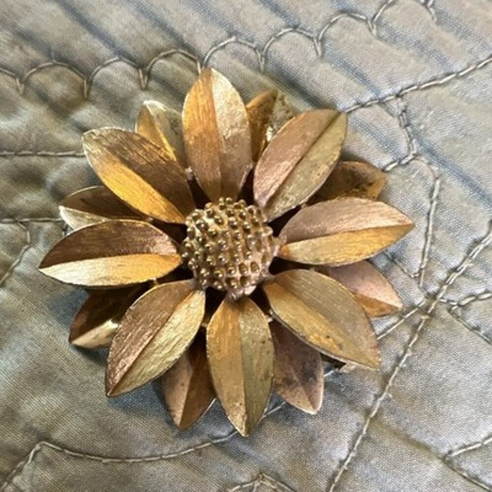Vintage Signed Sarah Coventry Brushed Gold Layered Flower Brooch - 1960s